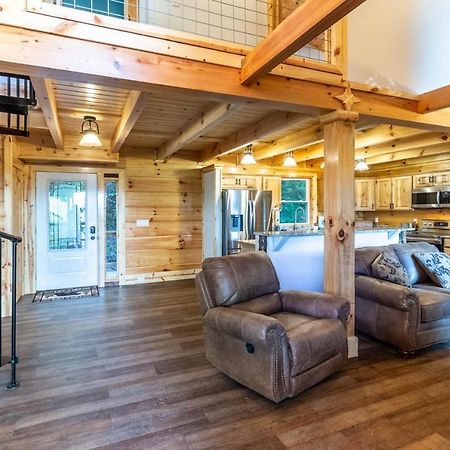 Stunning 2Br Cabin With Mountain Views Waynesville Exterior foto