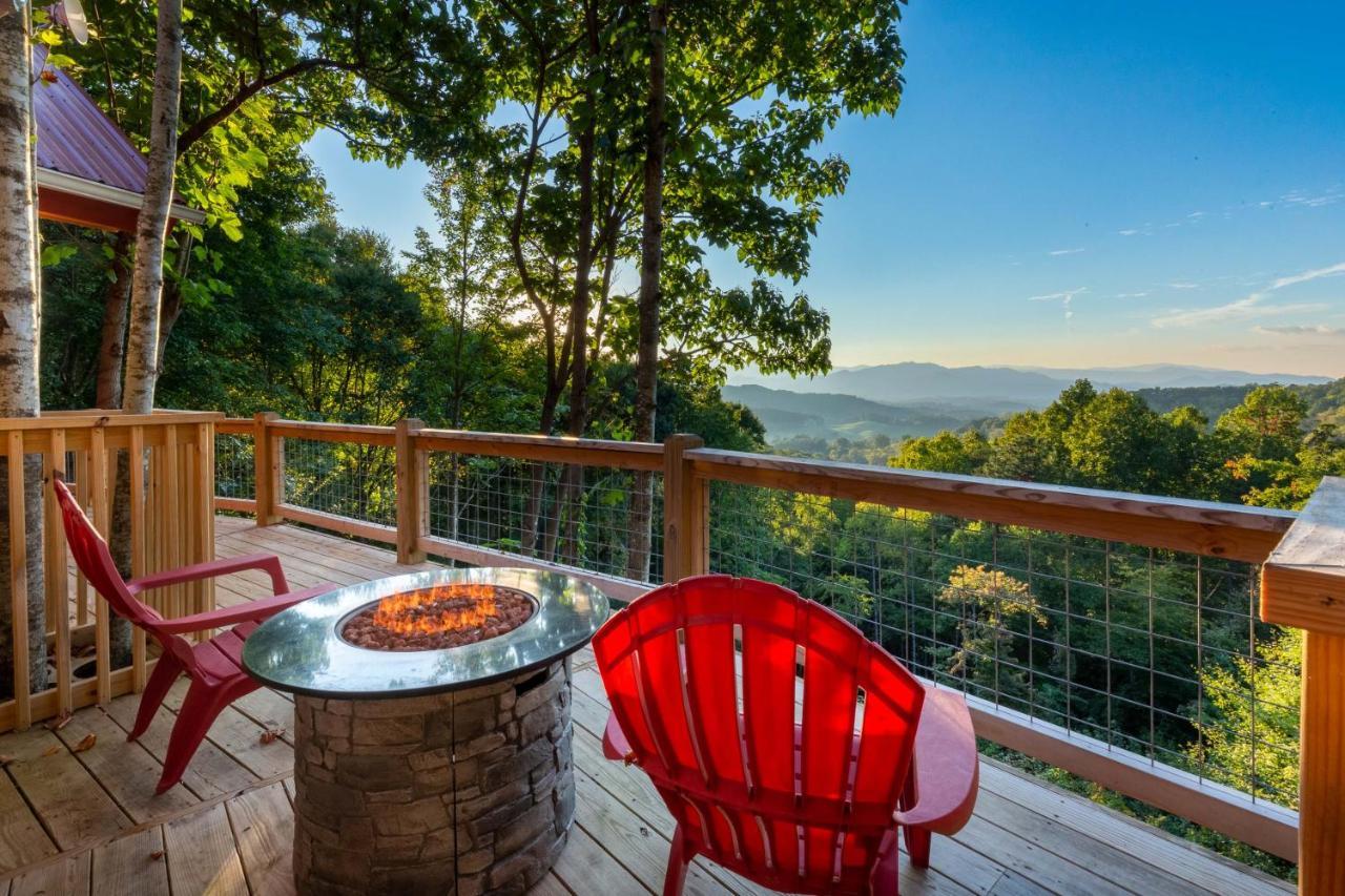Stunning 2Br Cabin With Mountain Views Waynesville Exterior foto