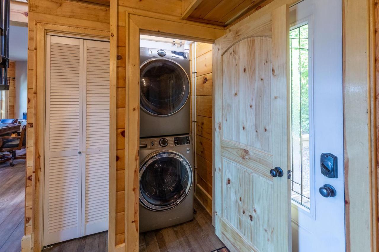 Stunning 2Br Cabin With Mountain Views Waynesville Exterior foto